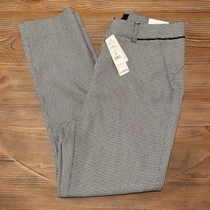 NWT Black/White White House Black Market, slim ankle trousers
